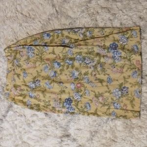 Intriguing Threads woman's size 12 vintage linen skirt with slit